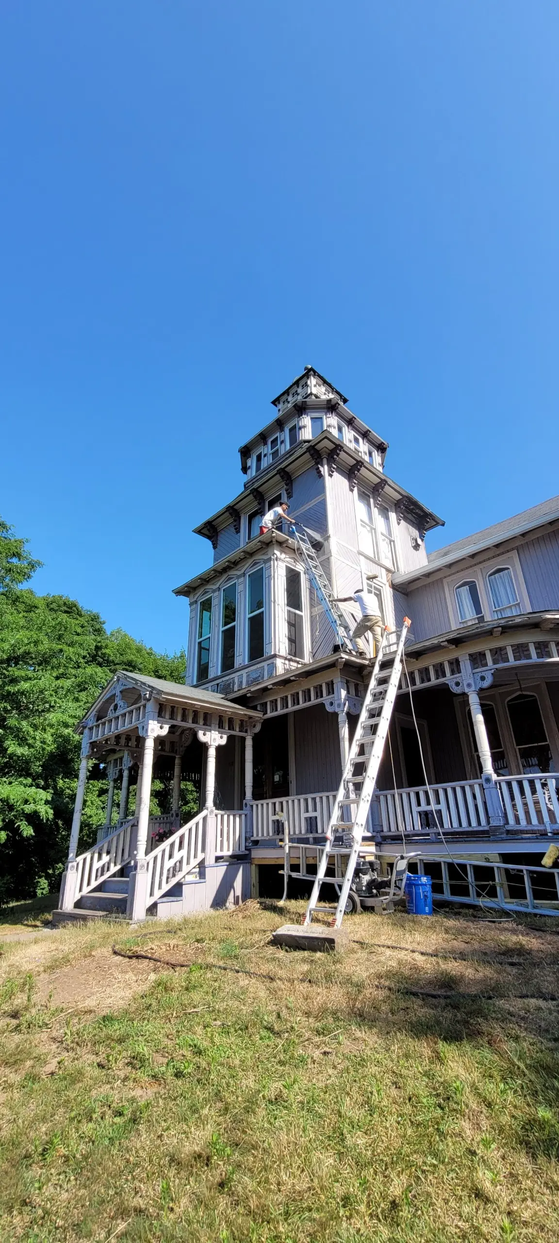 Victorian house in CT being painted